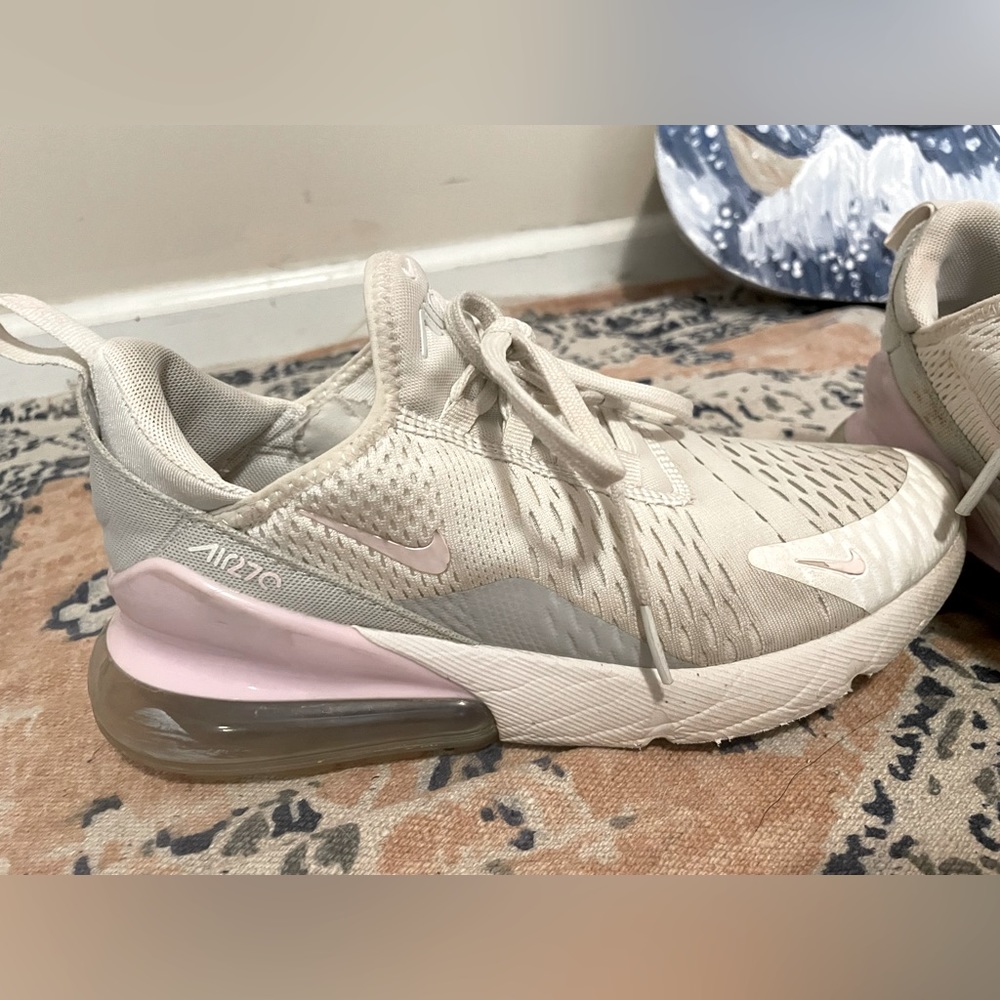 size 7.5 nike airmax 270’s pink+white